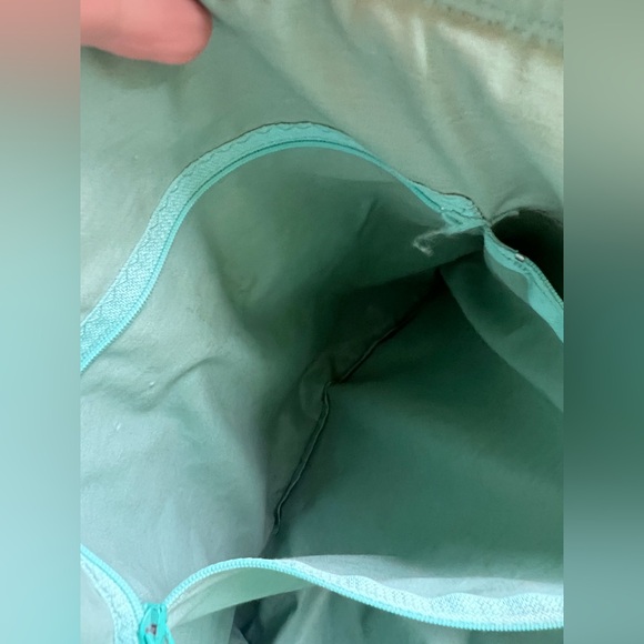 Vintage Quilted Embroidered floral rose tote bag with green trim bag - Picture 10 of 11